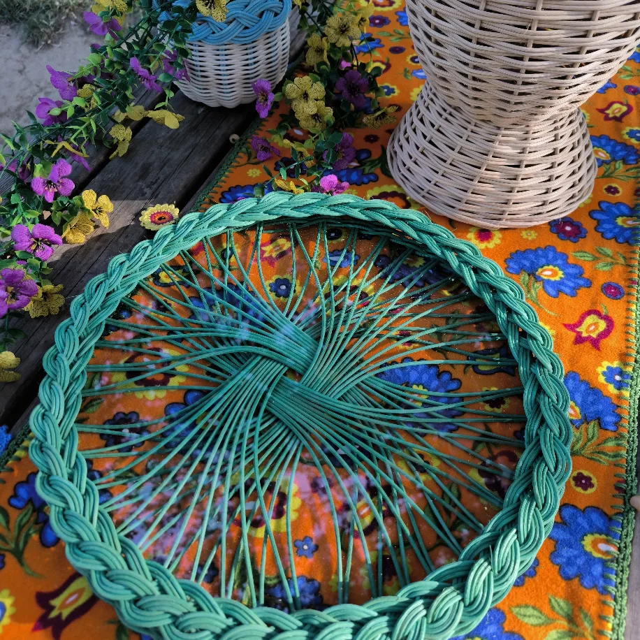 Yeşil Camlı Rattan Tepsi — 37 cm