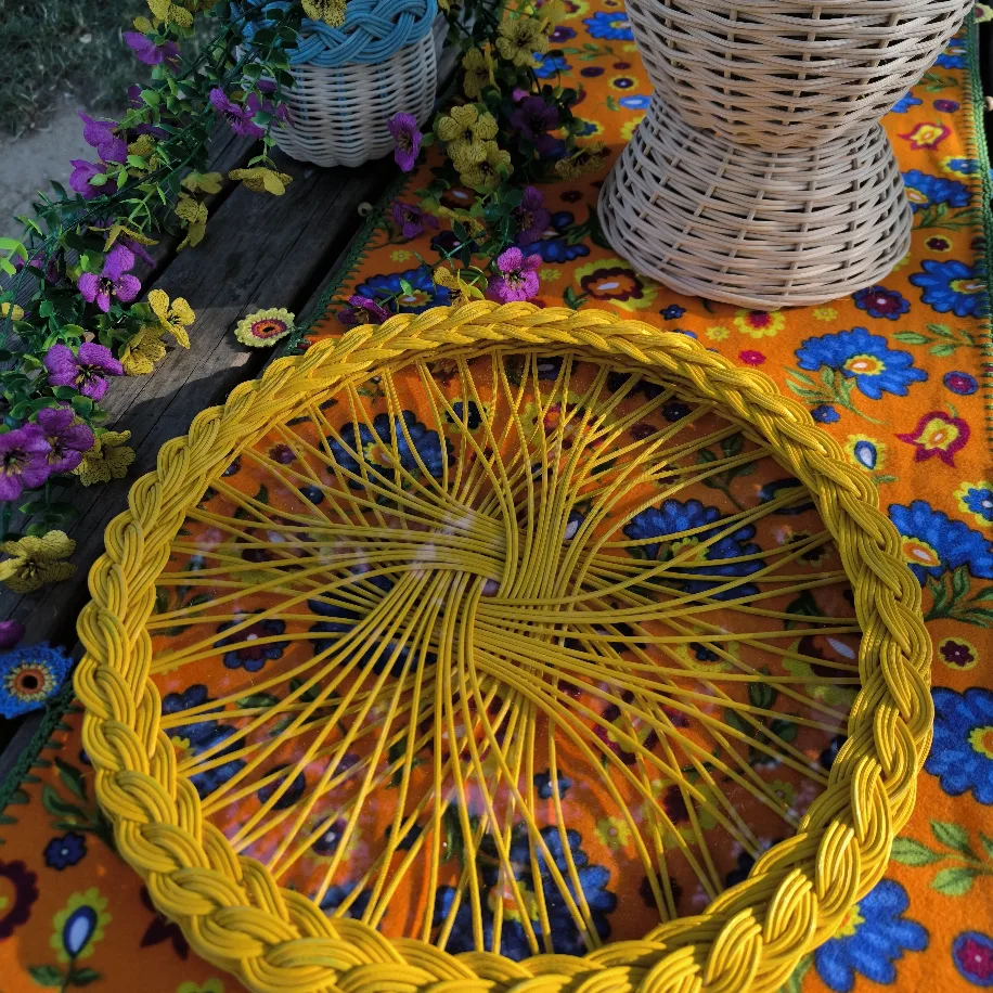 Sarı Camlı Rattan Tepsi — 37 cm