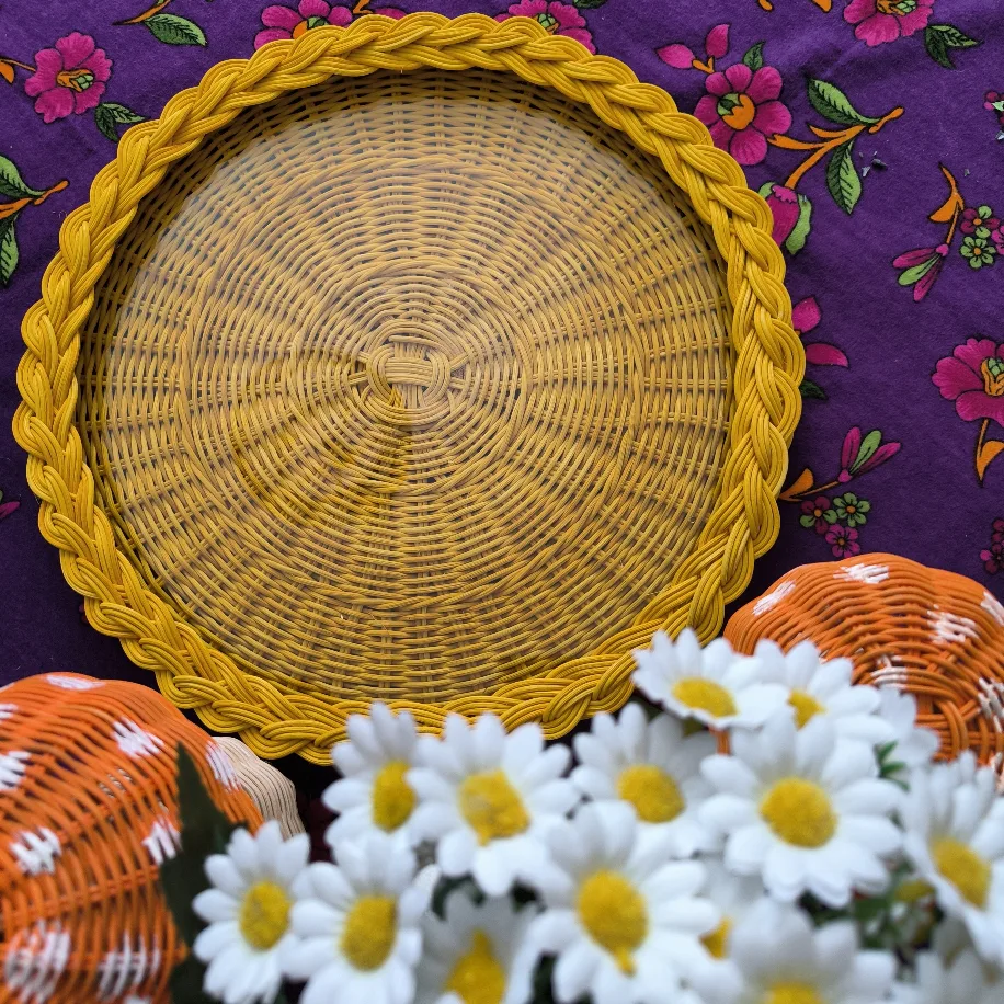 Renkli Camlı Rattan Tepsi — 37 cm