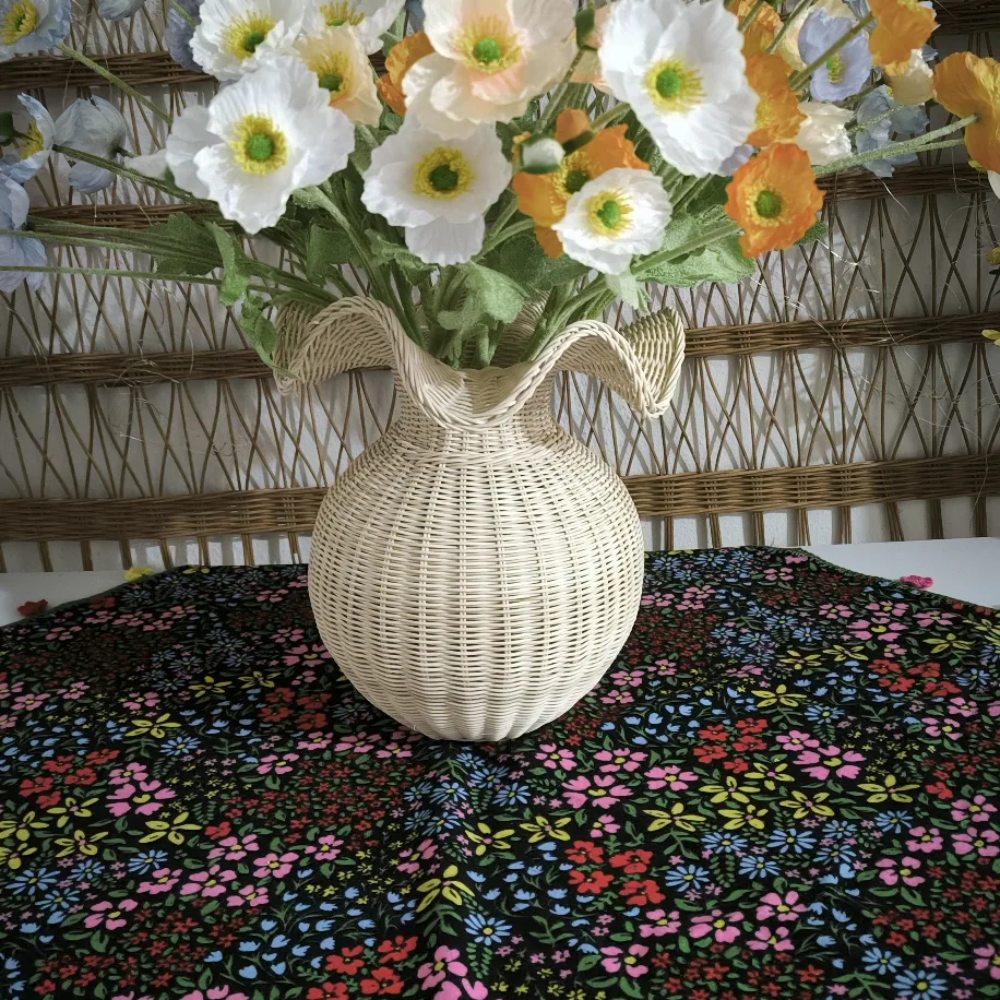 Balerina Rattan Vazo — Büyük Boy