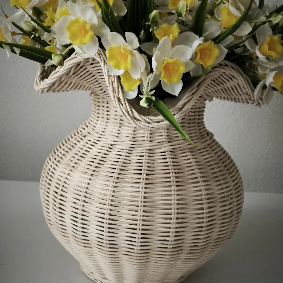 Balerina Rattan Vazo — Orta Boy 25x25 cm